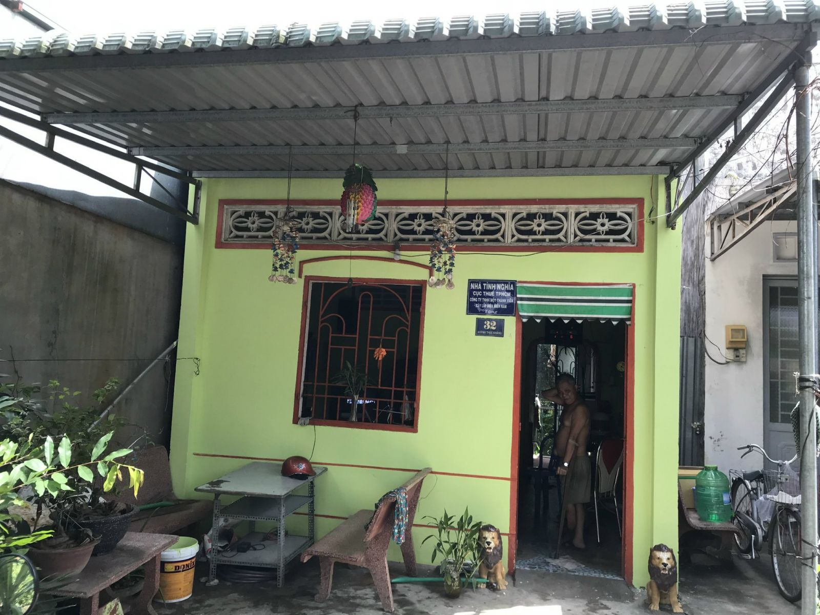 Hỗ trợ sửa chữa nhà tình nghĩa cho hộ chính sách trên địa bàn phường Hòa Thuận